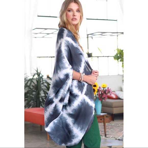Kat’s Boutique Accessories - 🖤Last One🖤Gray Tie Dye Kimono